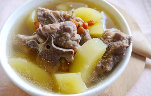 木瓜猪脚汤的做法，不油腻又保留猪蹄的鲜美，产后多喝宝宝长得好