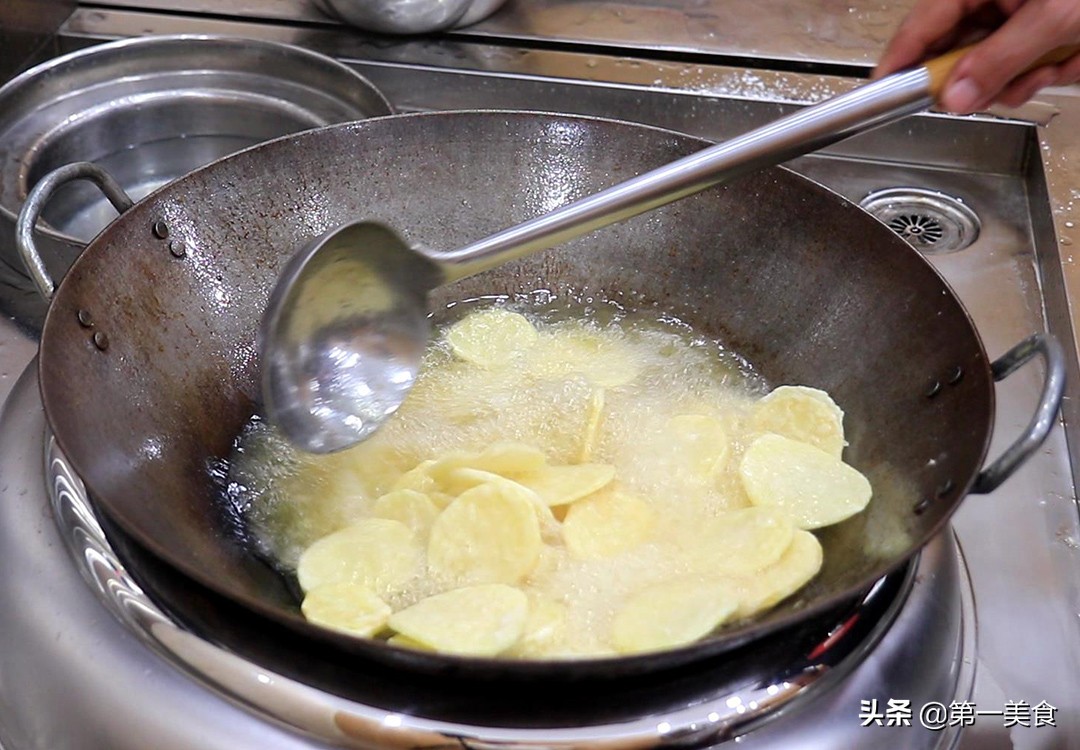 土豆的6种做法，让你轻松掌握家常菜，简单易学，在家也能当大厨