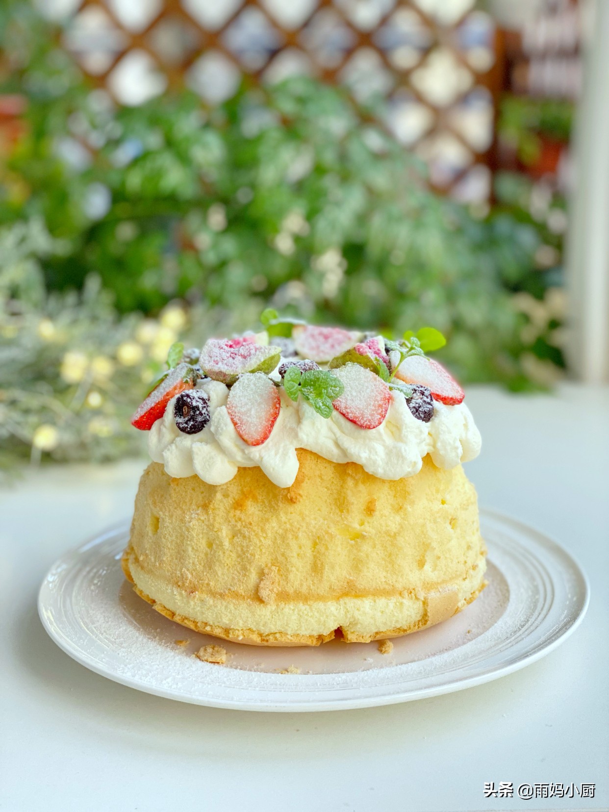 不用抹面不用裱花，教你做草莓奶油蛋糕，口感细腻做法超简单
