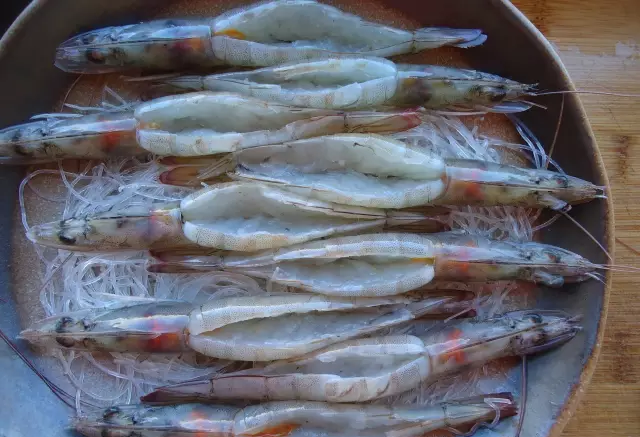 大连海虾怎么做才好吃？教你两道：蒜蓉粉丝蒸虾、金缕大虾