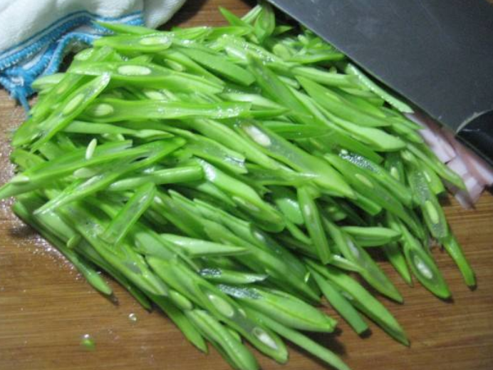 豆科食材:刀豆的几种做法，号称“补钙王”。孩子成长好帮手