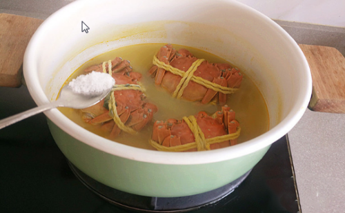 水煮，简单而不失美味的大闸蟹做法，你get了吗