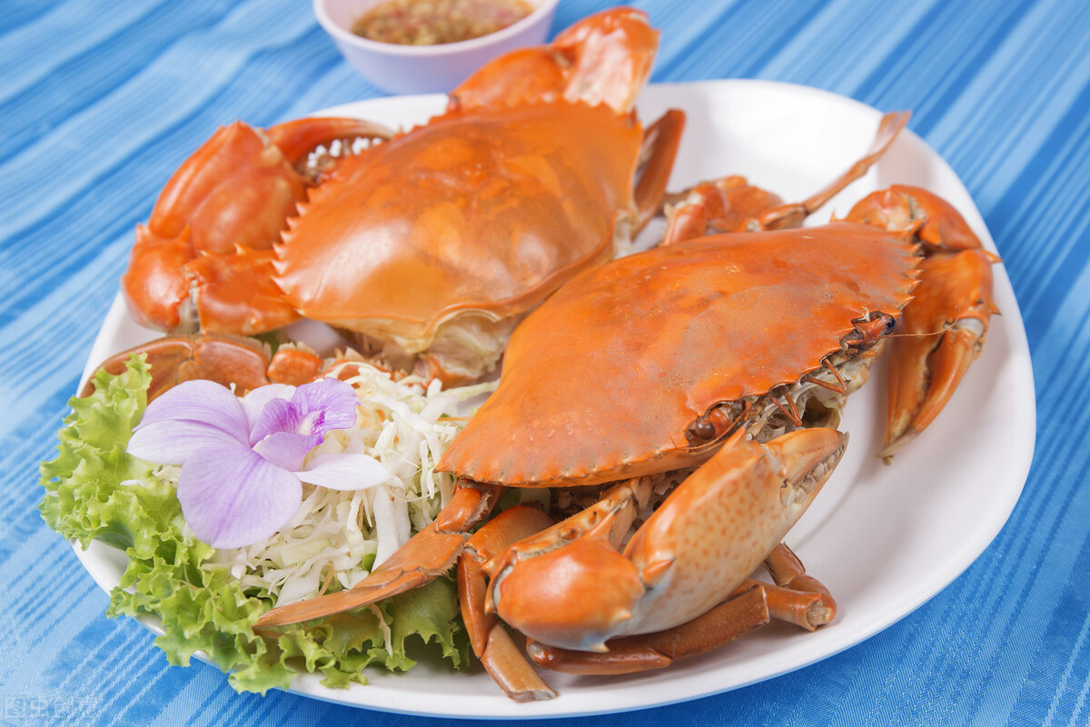 这才是清蒸螃蟹的正确做法，不流黄，不掉腿，比饭店虾肉还鲜嫩