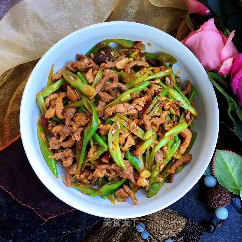 肉丝炒四季豆：深受欢迎的家常菜，让你多吃一碗饭