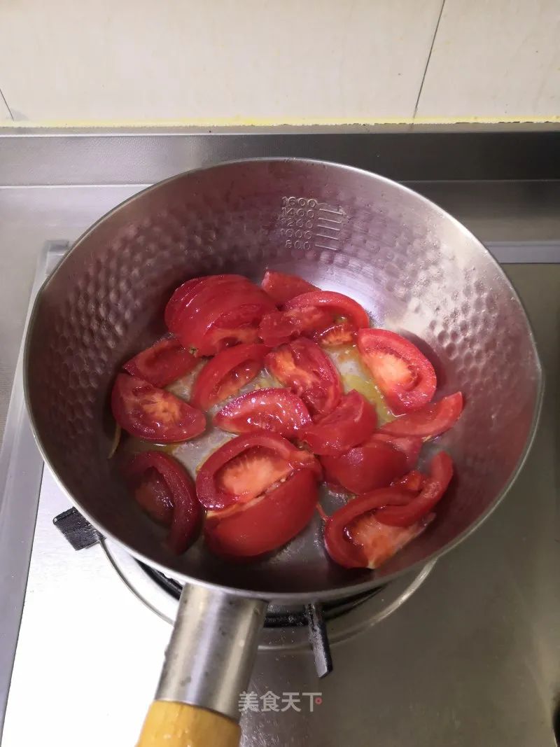 猪肝菠菜番茄汤：鲜嫩好吃无腥味，营养满满