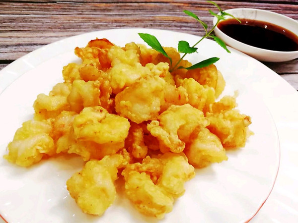 软炸虾仁的做法 经典传统名菜，软炸虾仁，外酥里嫩一学就会!