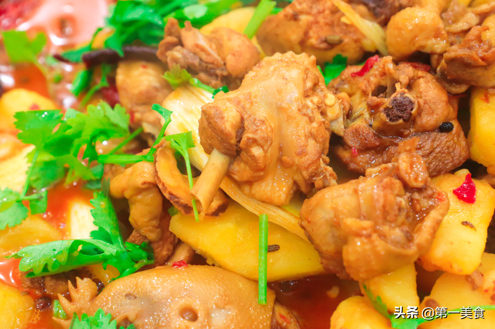 如何做好传统硬菜大盘鸡？4个技巧鲜香味美，让你吃撑还想吃