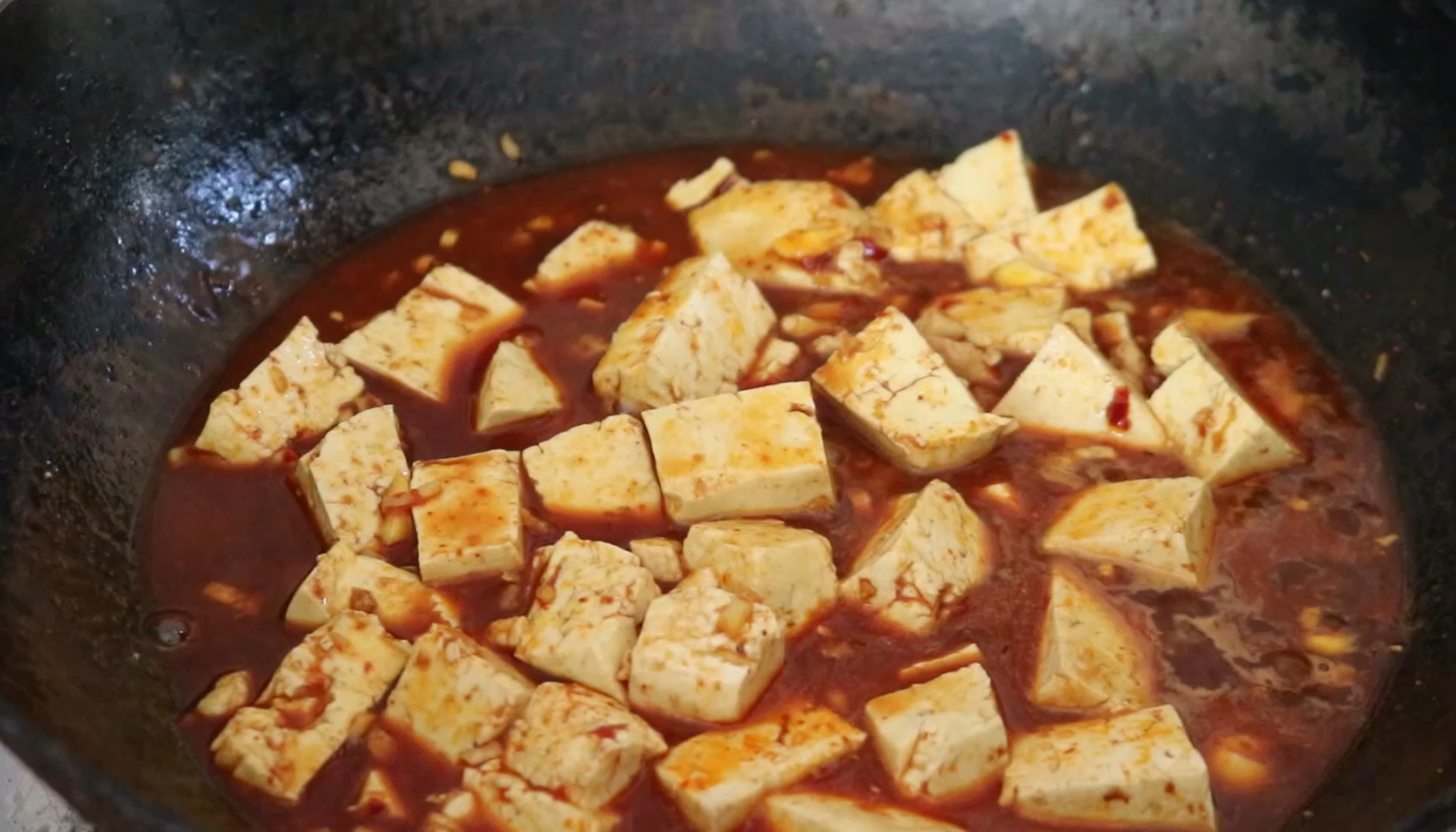 正宗地道麻婆豆腐原来这么简单，大厨教你做，豆腐香嫩入味超好吃