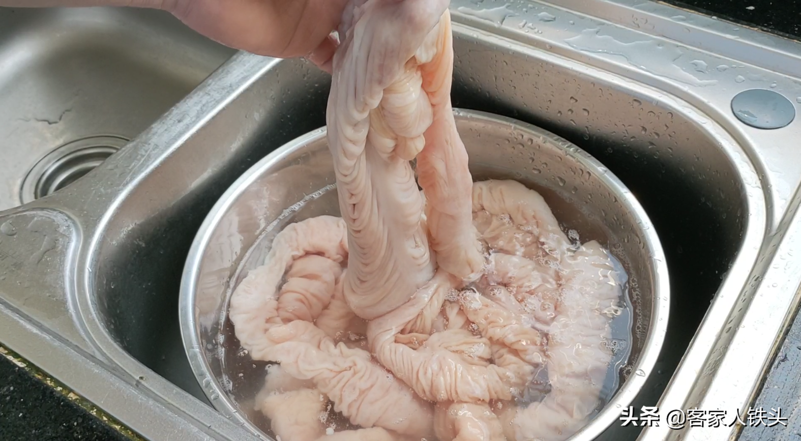 猪大肠的做法 广东人做肥肠那么好吃，是不是有什么诀窍呢？