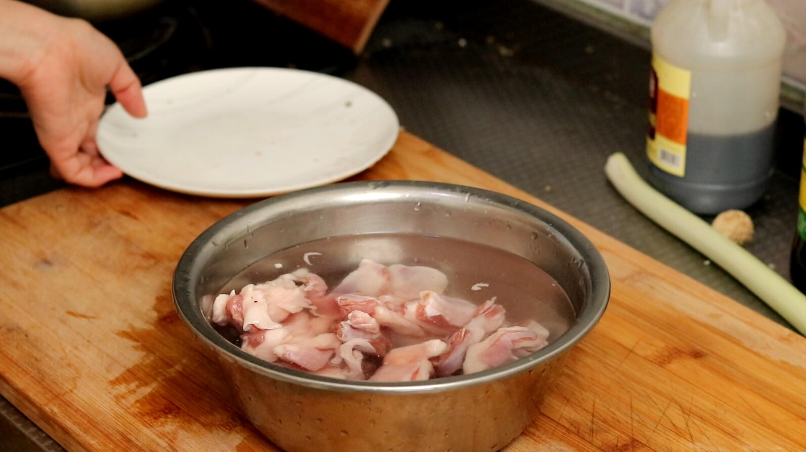炖羊肉汤，调料不要乱放，只需4味调料，炖1个小时，好喝无膻味