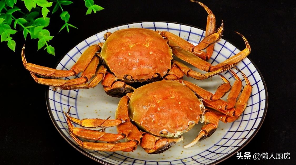 深秋时节，大闸蟹最肥美，教你新做法，能吃到蟹肉本身的鲜甜味
