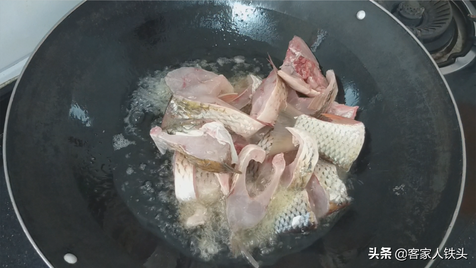 爱吃罐头鱼的收藏喽，教你详细做法步骤，出锅真香，比买的还好吃