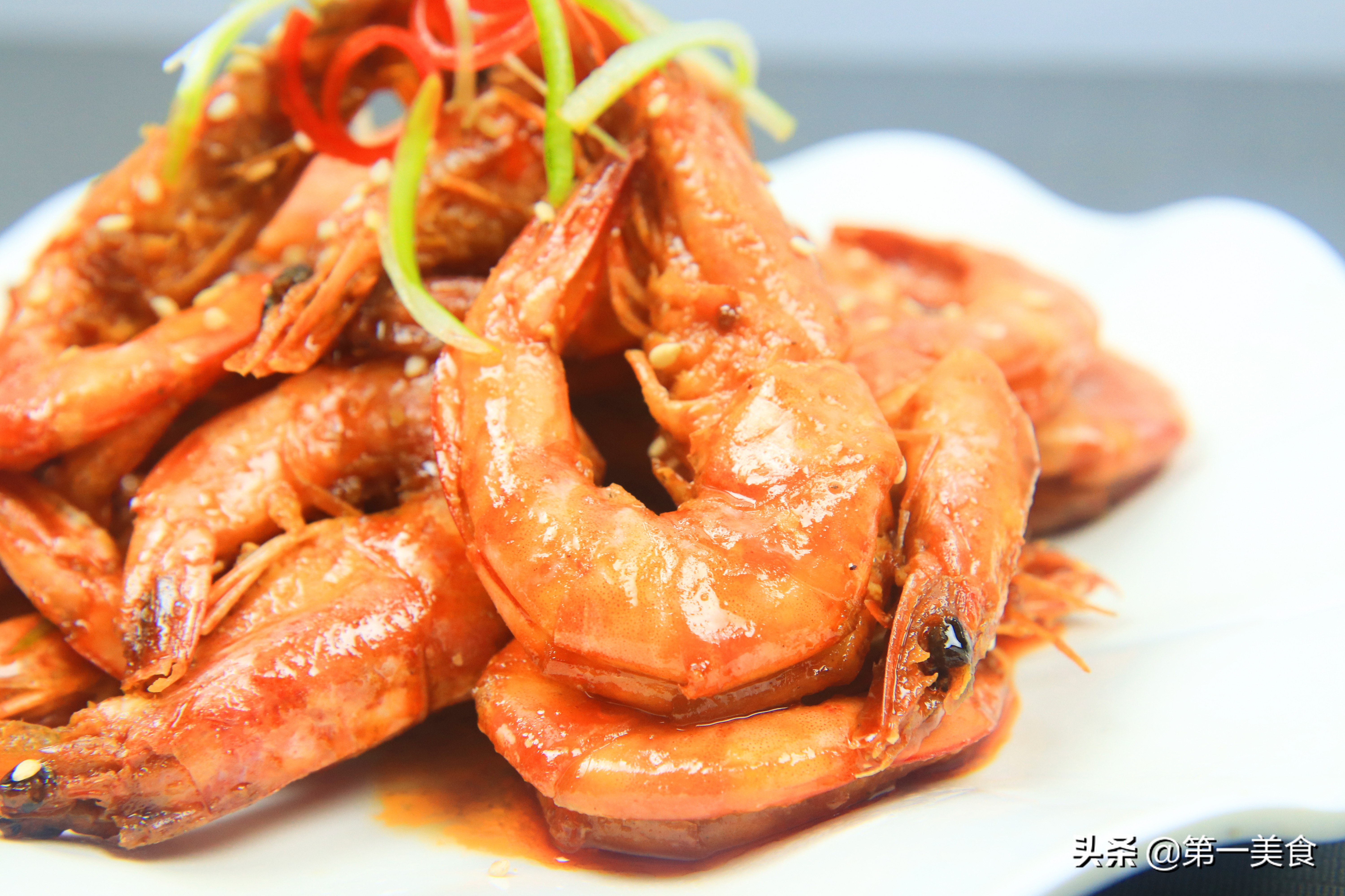 油焖大虾怎么做 超香超好吃的油焖大虾 美味诱人!