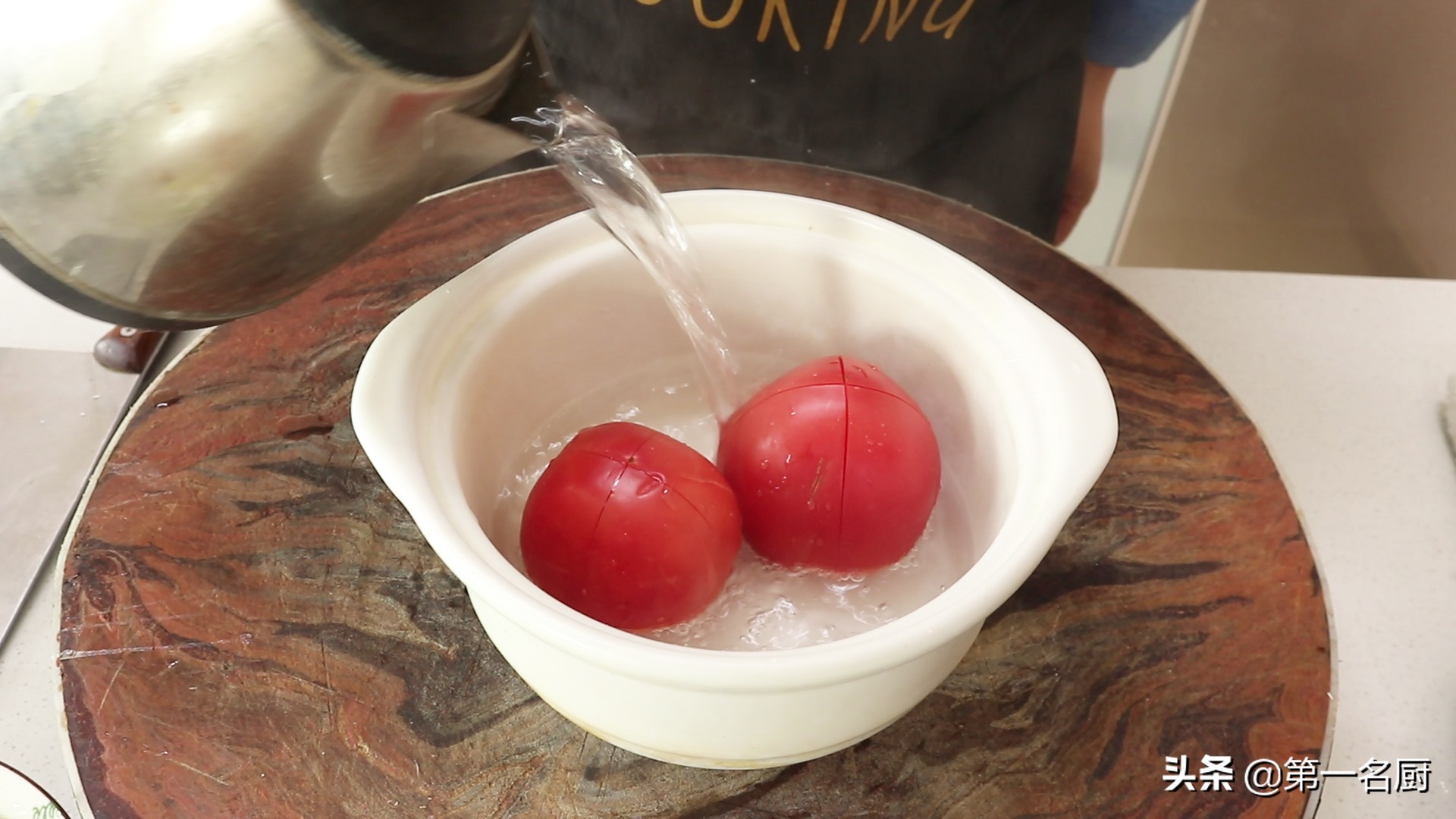西红柿炒鸡蛋：一道营养美味的家常菜