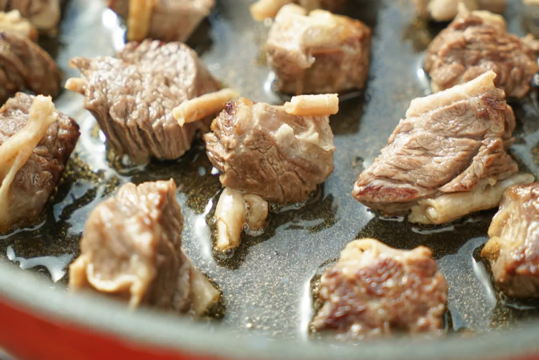 土豆炖牛肉这么做，锅子都给你吃掉