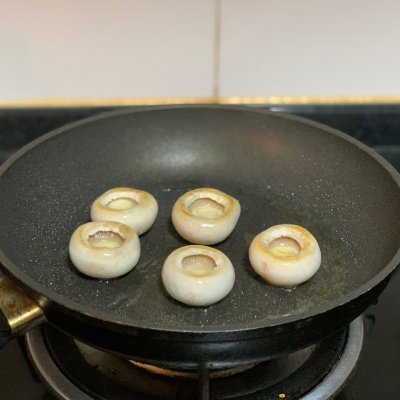清鲜爽口、简单易做、容易上手的“香煎口蘑”（香煎白蘑菇）