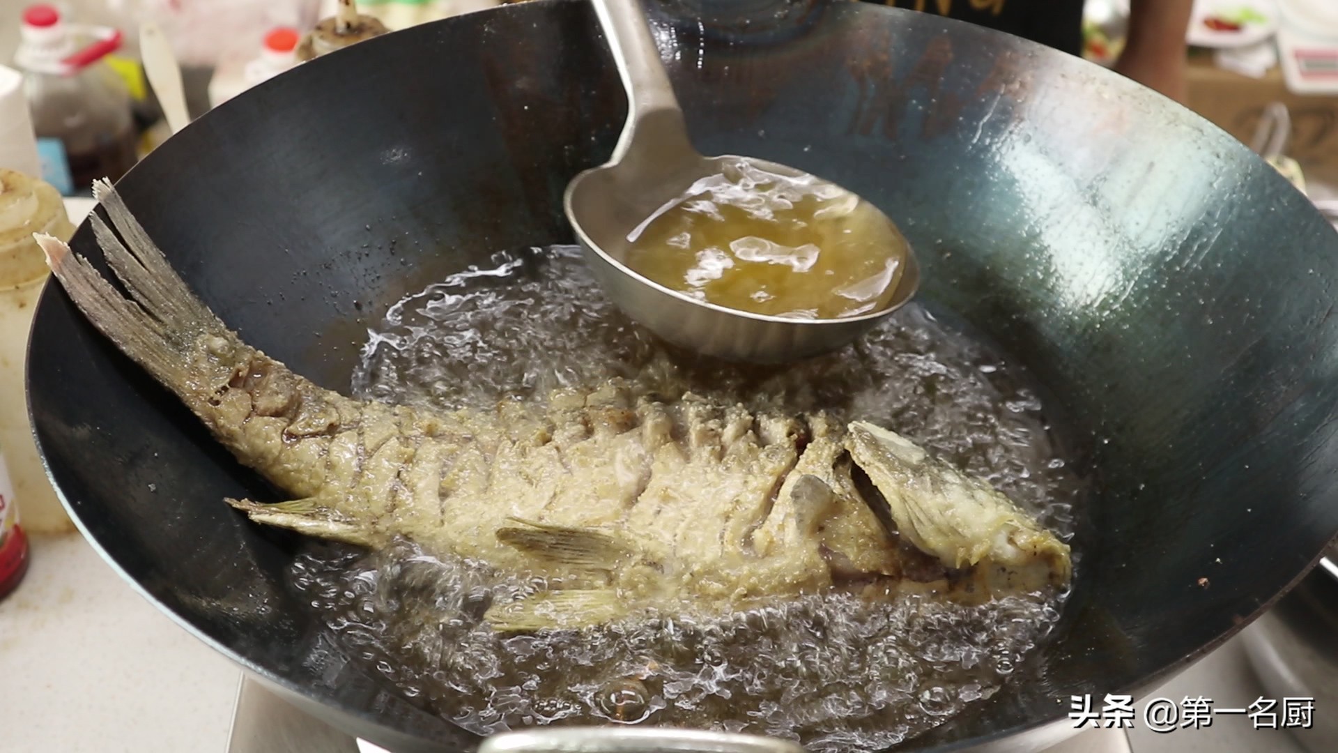 “家常糖醋鱼”怎么做才好吃？大厨如此巧妙的做法，新手一学就会