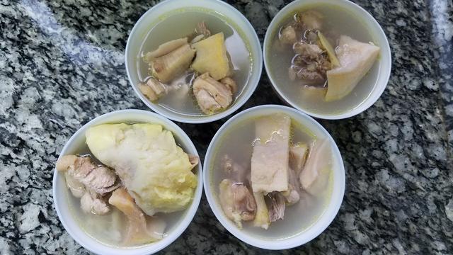 榴莲炖鸡，原来这么好吃，广东很出名的一道菜，做法简单味道棒