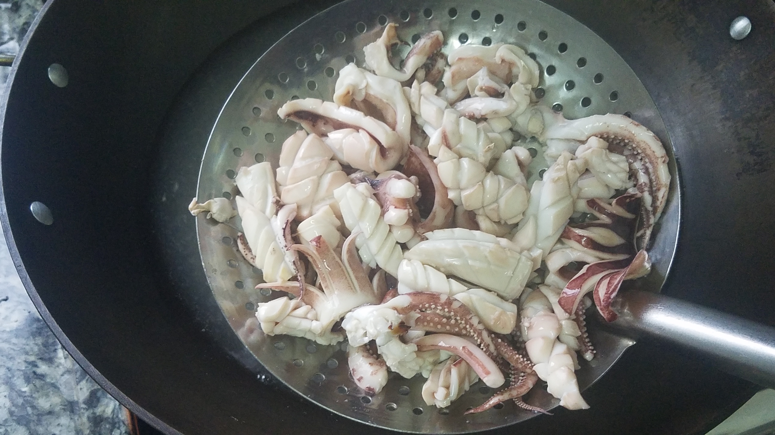 教你鱿鱼的家常做法，简单几步，鱿鱼又香又好吃，味道很棒