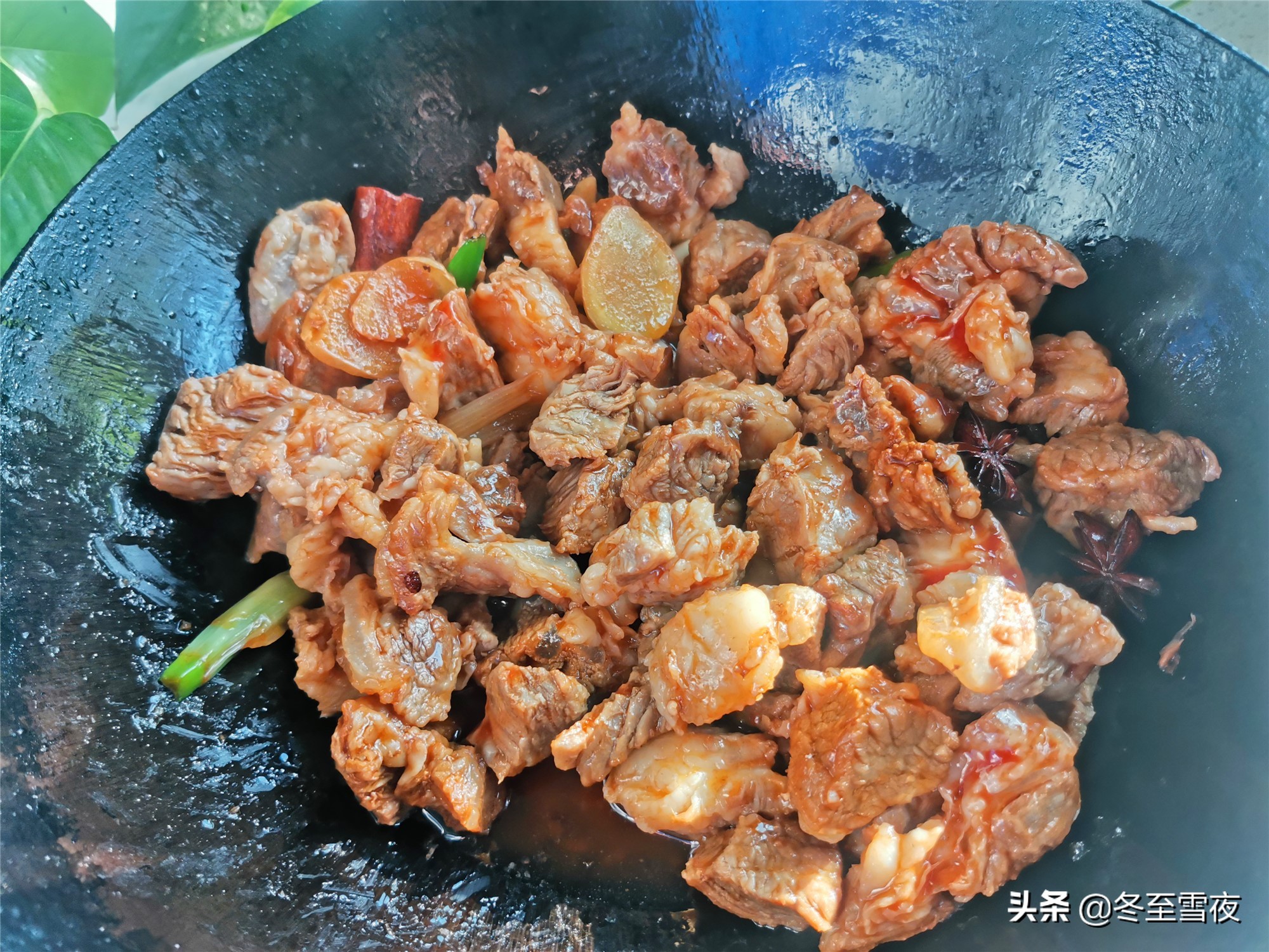牛肉炖萝卜的家常做法，教你小技巧，汤色有食欲，牛肉熟烂香糯