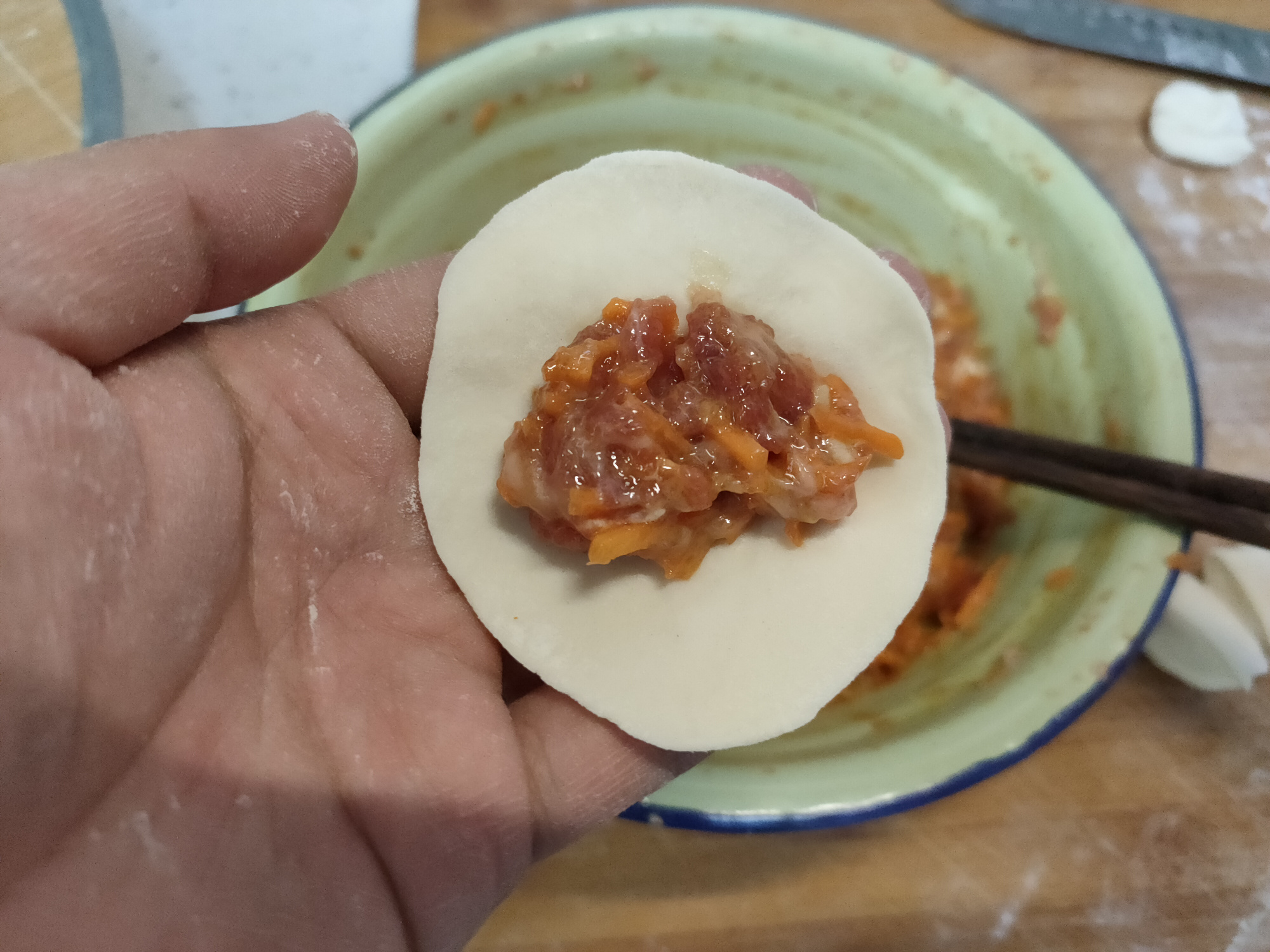 羊肉馅饺子怎么做才好吃？教你正确做法，流油流汁，鲜嫩无膻味