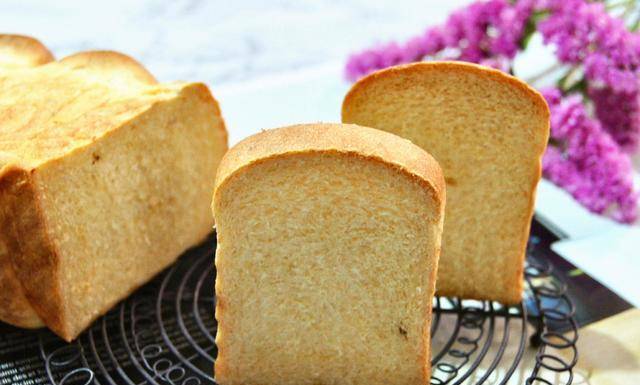 好吃不腻、适合新手制作的咸味小面包，一次发酵做法简单，快学！