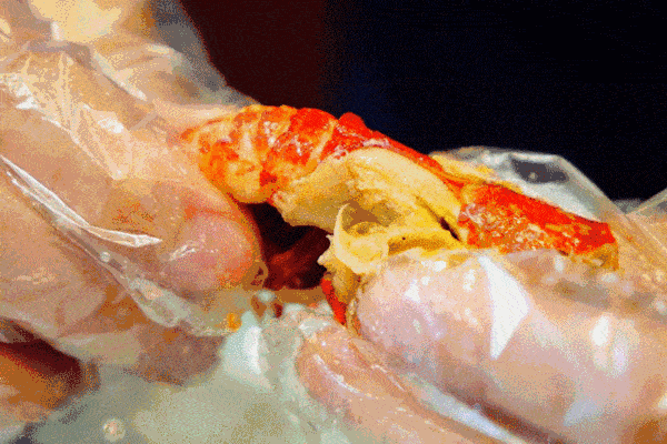 医生建议吃小龙虾1个人不要超过1斤！谁能做到？