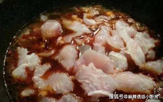 做水煮鱼，鱼片要这样“上浆”才入味！肉质滑嫩有韧性，还不易碎