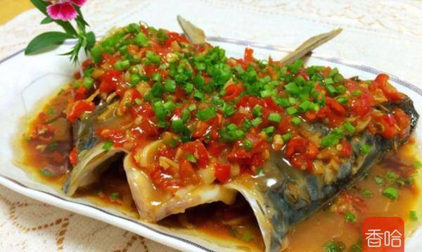 湘菜经典剁椒鱼头，家常做法很正宗，味道相当好，好吃到停不下来