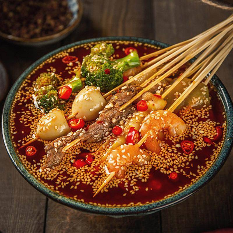 钵钵鸡是四川乐山非常出名的一种小吃，一吃就让人终身难忘。