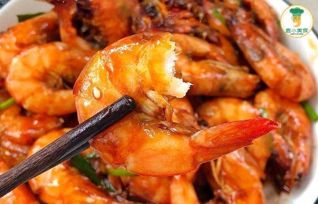 春节待客，寓意“红红火火”的油焖大虾，红亮喜庆，酥嫩美味