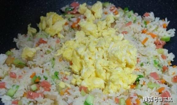 剩米饭别浪费，加点菜炒一炒，简单快手懒人做法，十分钟做好早餐