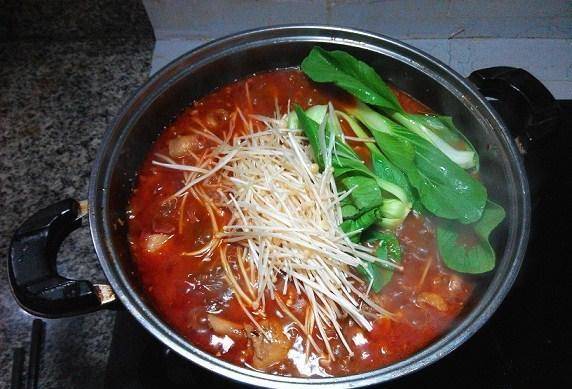 这道番茄火锅鸡，做法是真简单，香浓美味让你胃口大开！