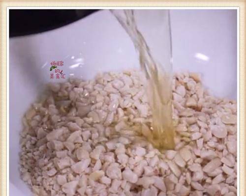 花生米一定要用油炸才香？试试这种做法，营养香甜又健康，特美味