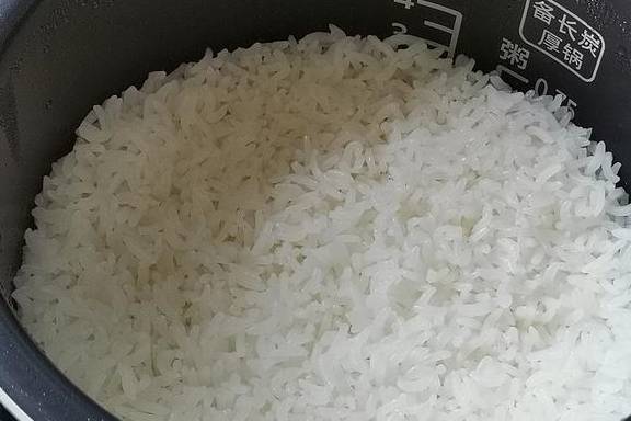 五常大米搞拼配，十家就有九家假，米还是米，只是被拼配了