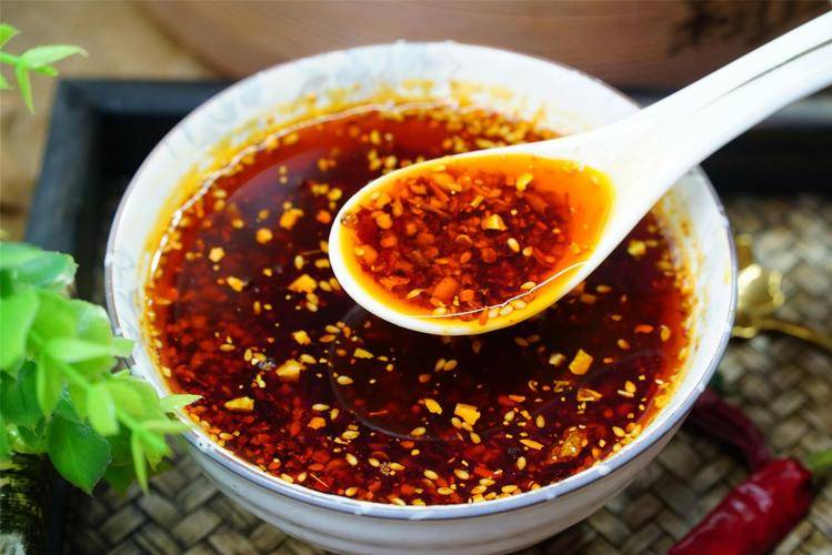 四川辣椒油可以说是四川凉拌菜的灵魂，