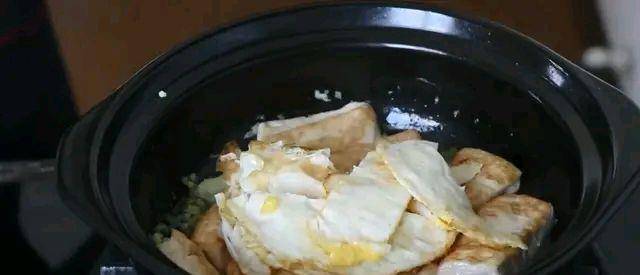 农村厨娘教你做鸡蛋炖豆腐，出锅香味四溢，好吃又解馋，过瘾