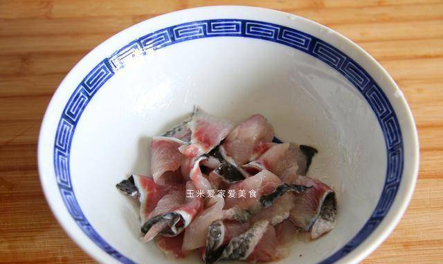 湖南特色鱼粉在家做，想吃的收藏了，做法简单，味道鲜美