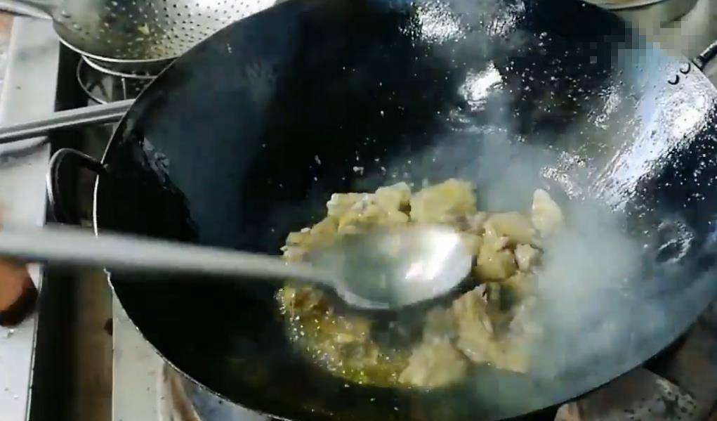 厨师长教你江苏泰州本地小公鸡正宗做法，不放酱料香料，原汁原味